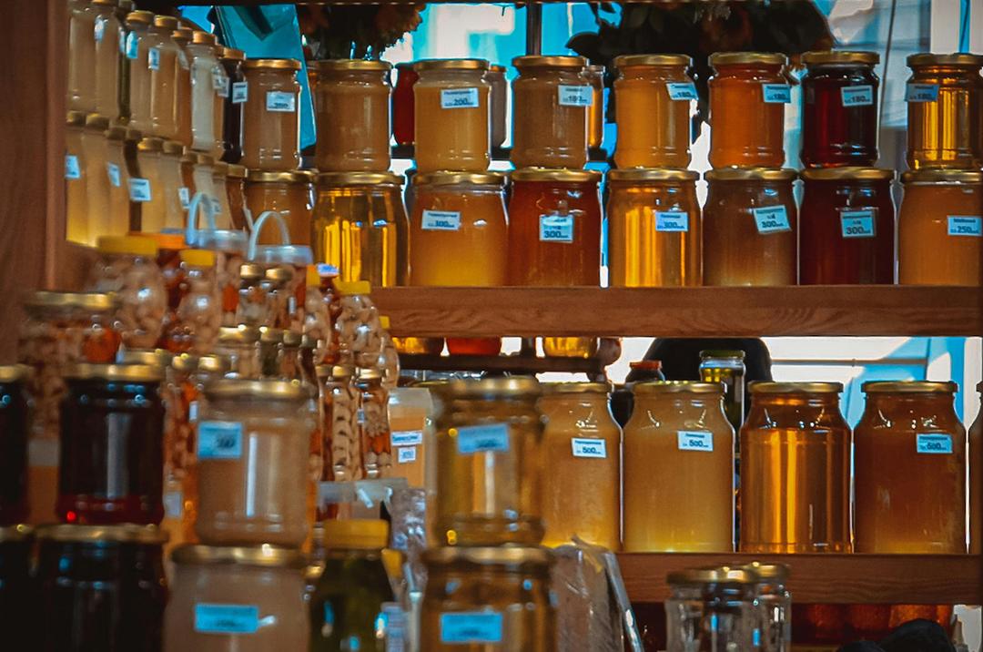What Determines the Color (and Flavor) of Honey?