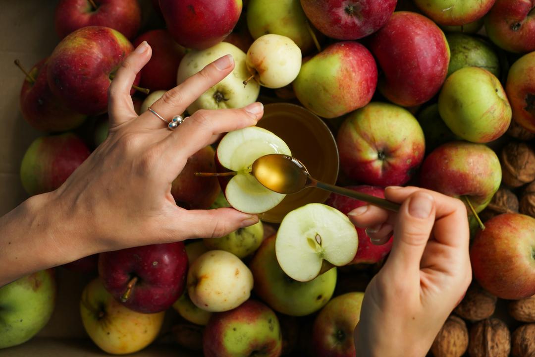 Apples, Honey, and the Harvest: Agricultural Roots of Rosh Hashanah