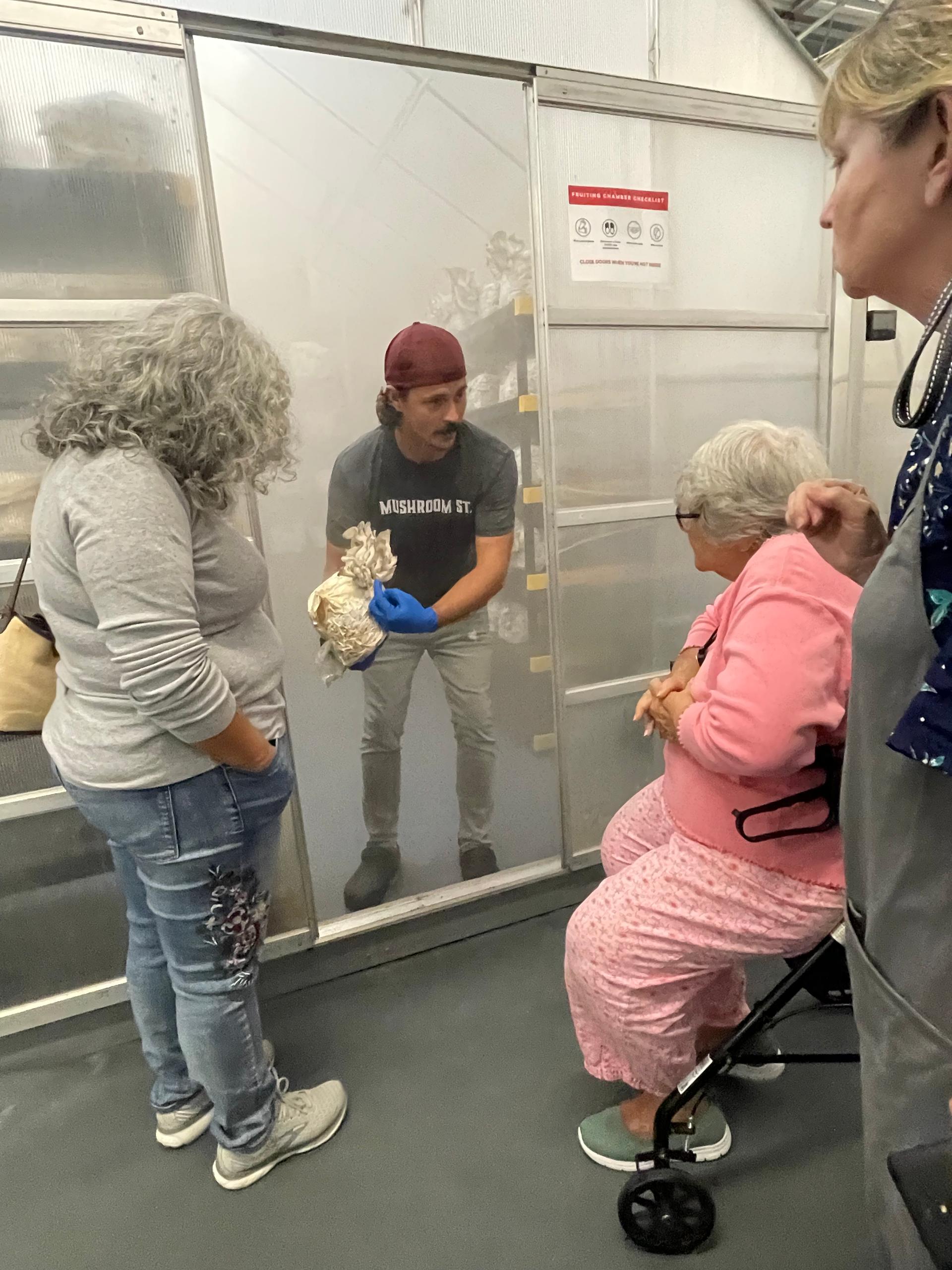 Private Indoor Mushroom Tour in Arlington (Ages 8+) in Arlington,Texas